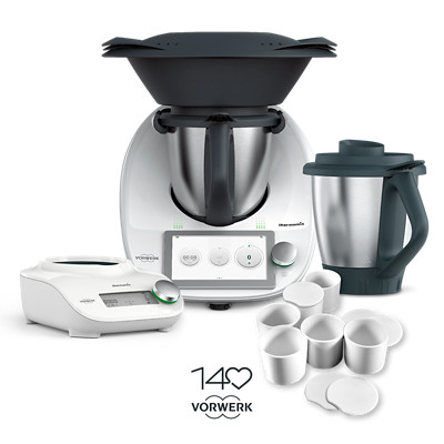 Thermomix® TM6 +  weiße Varoma Förmchen mit Deckel + Thermomix Friend® mit Mixtopf