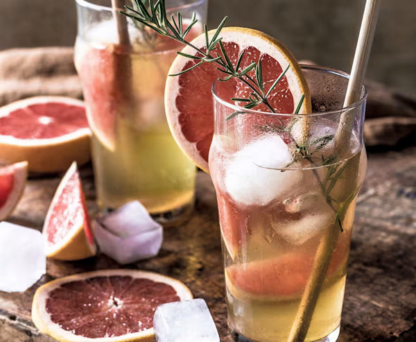 Tisana fredda al pompelmo e rosmarino.