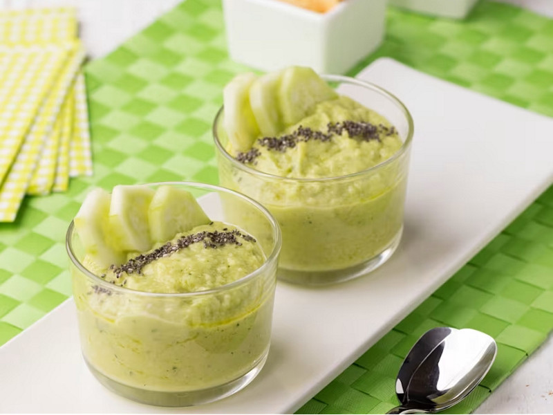 Vellutata fredda avocado, cetrioli e cumino