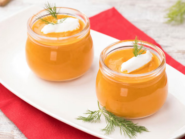 Vellutata fredda di pomodoro e yogurt greco