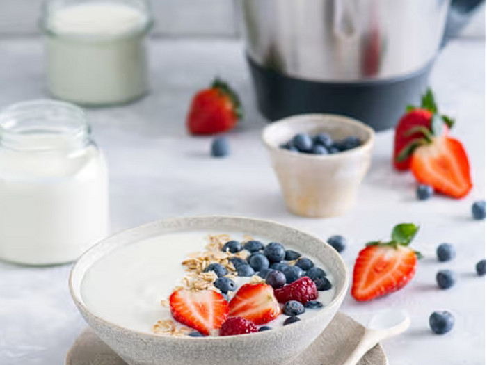 Per chi possiede un Bimby TM7 o TM6, viene in aiuto alla preparazione dello yogurt la modalità Fermentazione. 