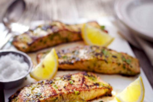 Zitronen-Knoblauch-Fisch