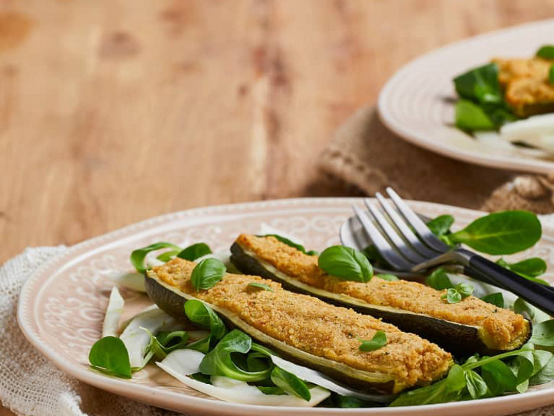 Segui come preparare delle squisite zucchine ripiene con Bimby®