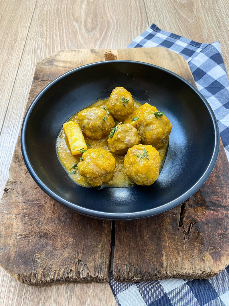  Thermomix® trucos de cocina recetas albondigas con salsa espanola 1