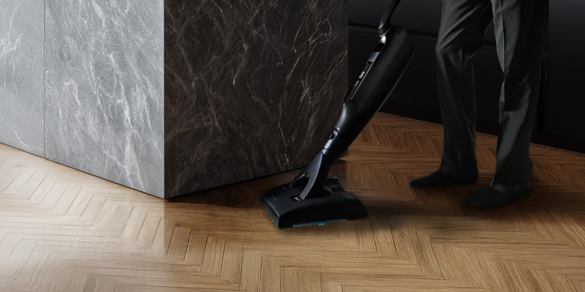 Aspiradora Kobold sobre suelo moderno