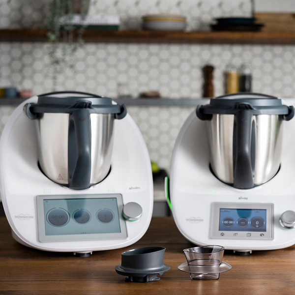 bimby tm6 tm5 two lids in focus