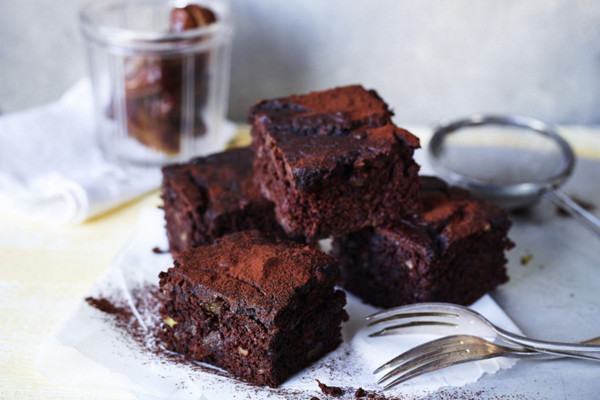 Datten-Bohnen-Brownies