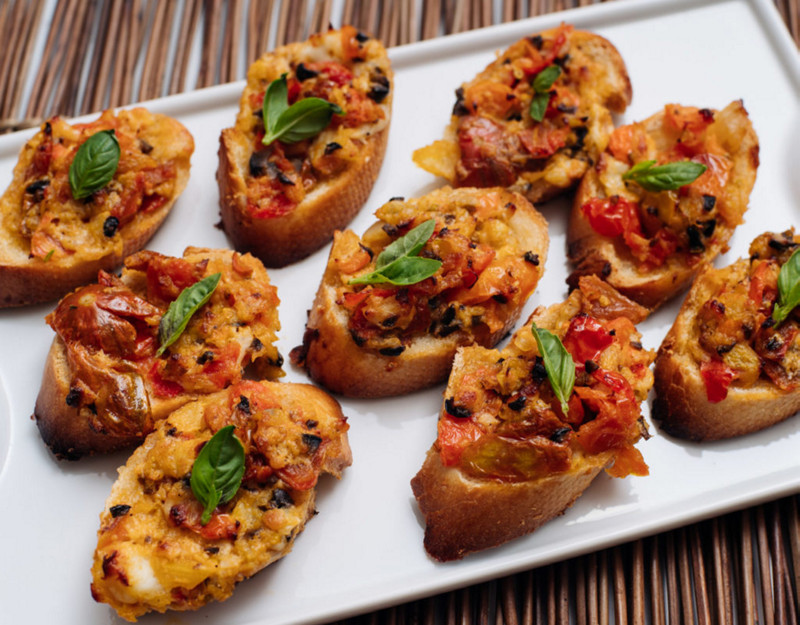  Thermomix® Thermomix® por el mundo recetas crostini con tomate y mozzarella con Thermomix® 1
