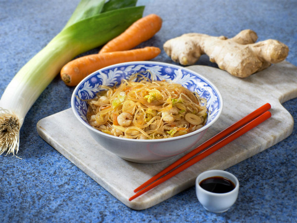 Spaghetti di soya con verdure e gamberi O.tif