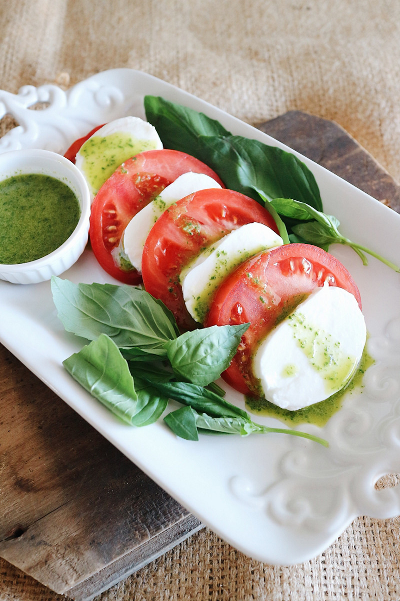  Thermomix® Thermomix® por el mundo recetas ensalada caprese con aceite de albahaca 1