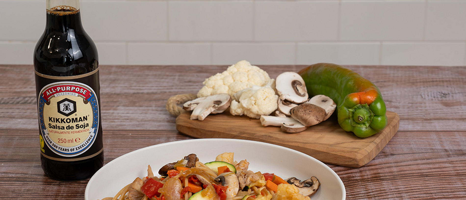 Espaguettis integrales con pollo y verdura