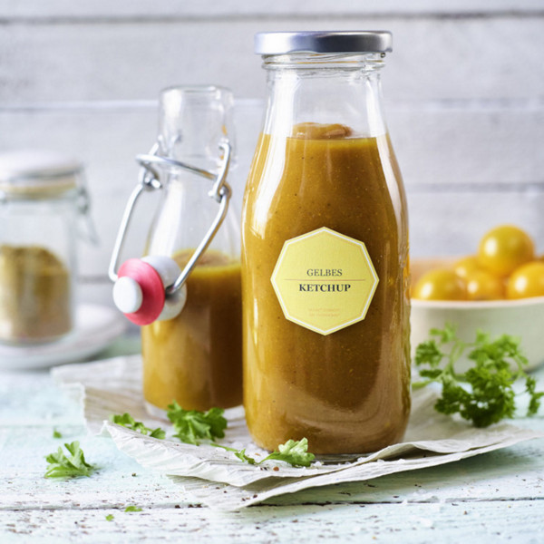 Selbst gemachter Ketchup mit Etikett