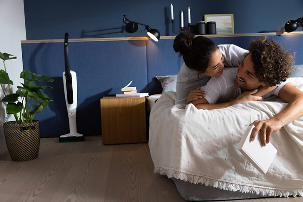 fr kobold lifestyle vk7 debout couple chambre