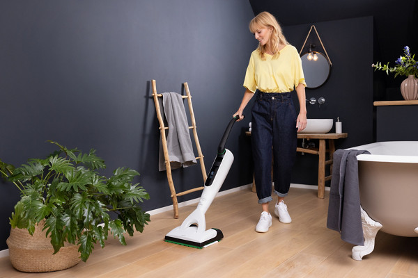 fr kobold salle de bain parquet