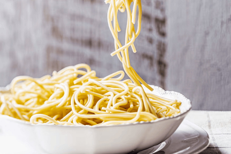 pâtes cuites dans un saladier