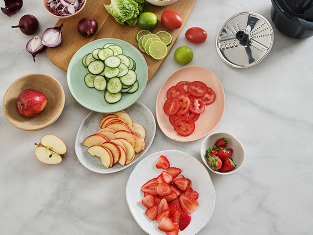 Des fruits et légumes découpés à l'aide du découpe-minute Thermomix