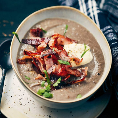 Soupe de champignons marrons-bacon