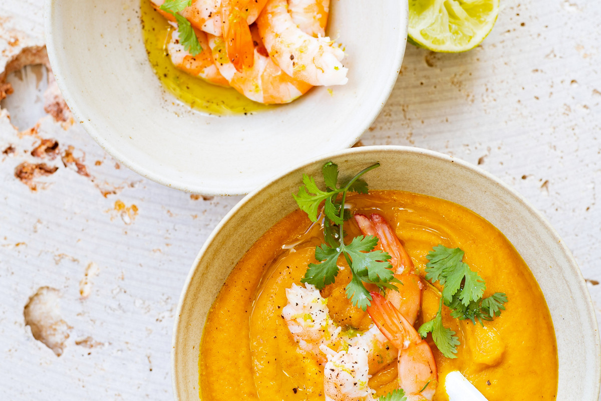 Soupe froide à la carotte et crevettes au citron vert