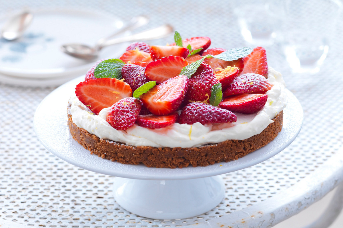Tarte sans cuisson aux fraises et speculoos