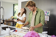 fr vorwerk lifestyle couple cuisine