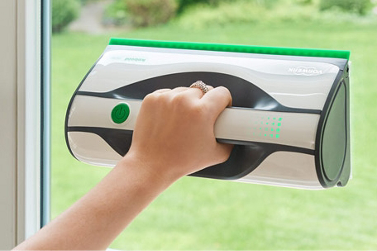 fr kobold blog vg100 window cleaning