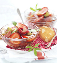 Soupe fraise-rhubarbe et verveine