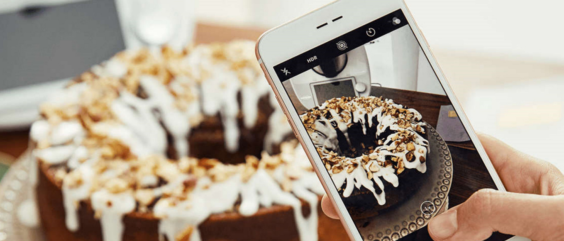 fr thermomix tm6 cake photo with phone