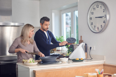 fr thermomix tm6 woman man cooking kitchen