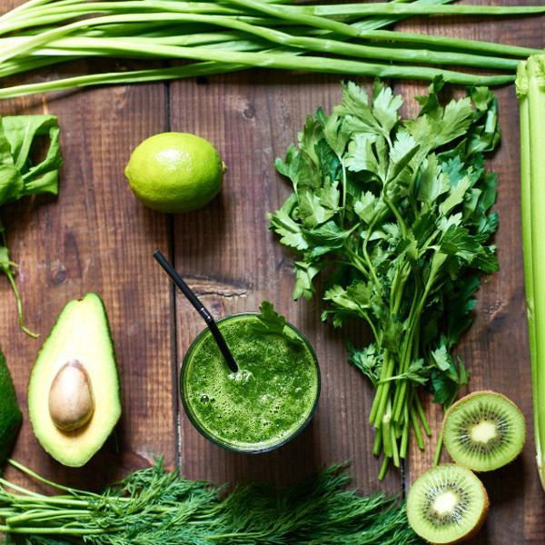 Verwende grünes Obst und Gemüse für deinen Smoothie