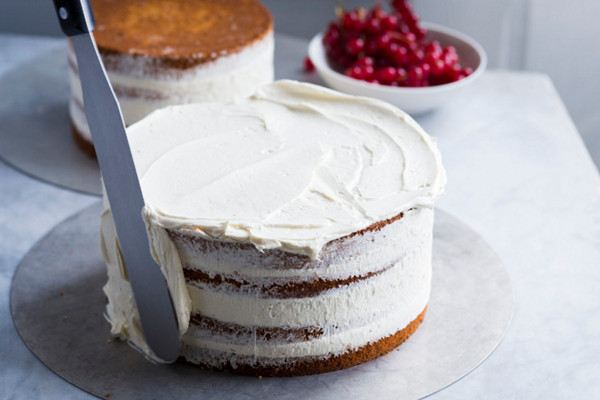 Torte bestreichen