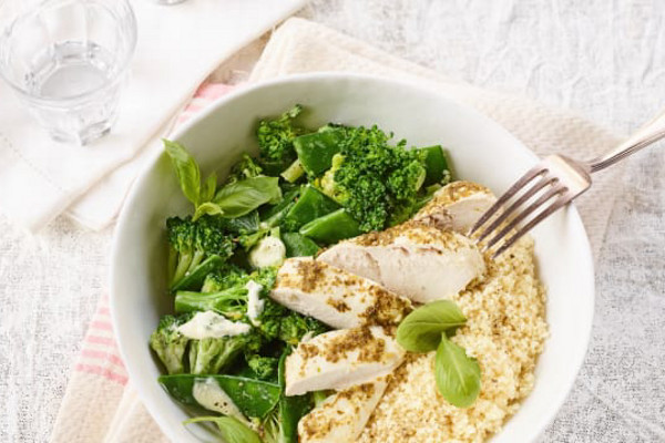 Grüne Hähnchen Couscous-Bowl