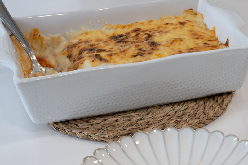 Huevos gratinados rellenos de jamón