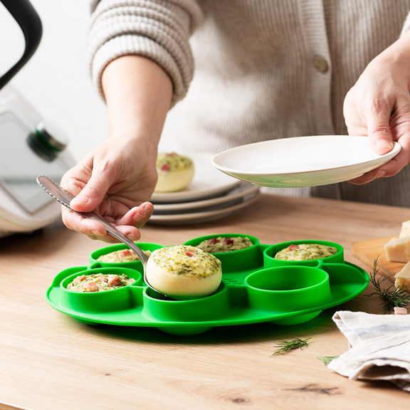 int thermomix bimby merchandising egg poacher product use 01 main