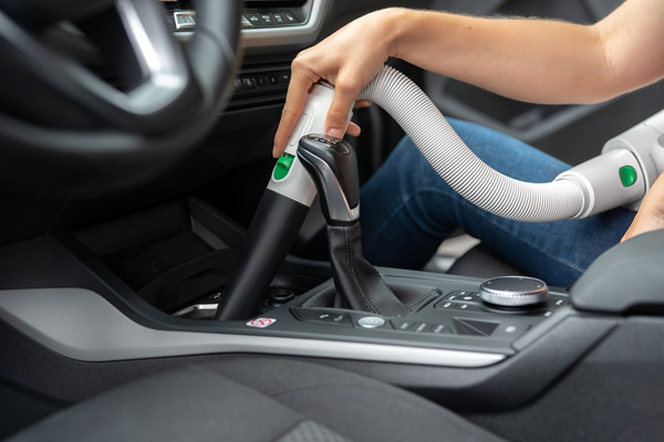 Die CD7 Autodüse eignet sich perfekt zum Reinigen des Autoinnenraums