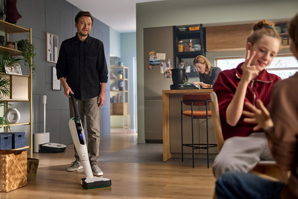 int master en folletto tm7 launch Functionality Photos Lifestyle 3384 4x3