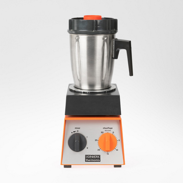 Hansjörg Gerber ist 1933 in der Schweiz geboren und war Ende der 60er-Jahre der Ideengeber zum ersten beheizbaren Thermomix® Modell. Bis heute ist er von dem Küchen-Allrounder überzeugt.