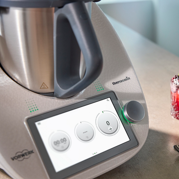 int thermomix TM6 limitededition sparklingwhite promo photo M02 0218
