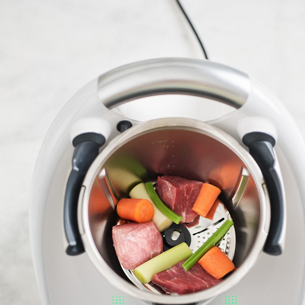 Alle Zutaten einfach im Thermomix® zerkleinern