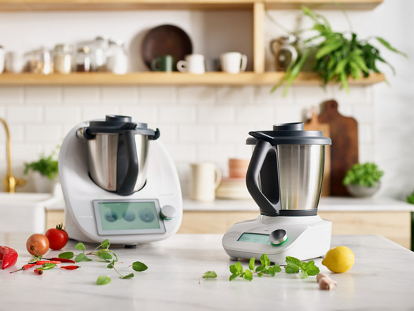 Thermomix TM6 und Thermomix Friend in kitchen with food
