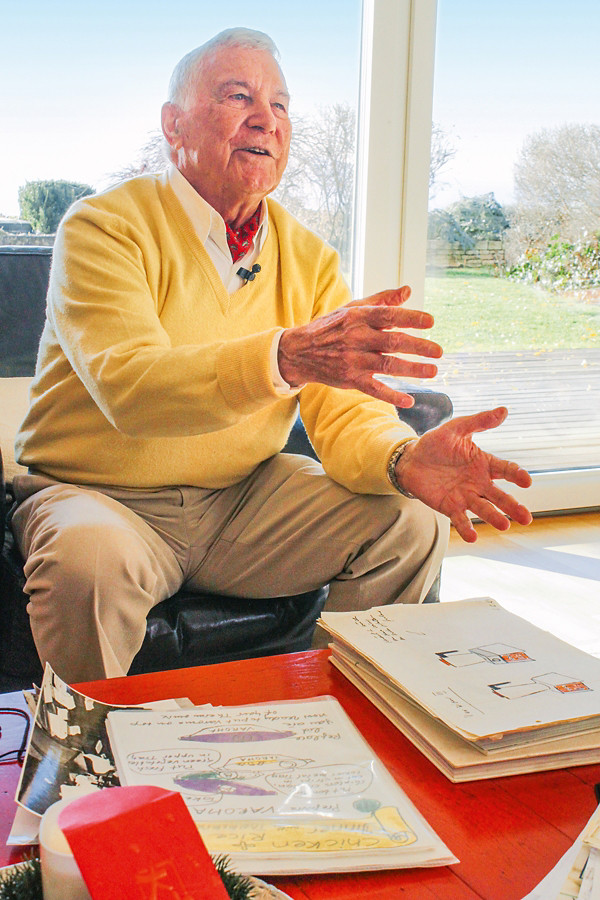 Hansjörg Gerber ist 1933 in der Schweiz geboren und war Ende der 60er-Jahre der Ideengeber zum ersten beheizbaren Thermomix® Modell. Bis heute ist er von dem Küchen-Allrounder überzeugt.
