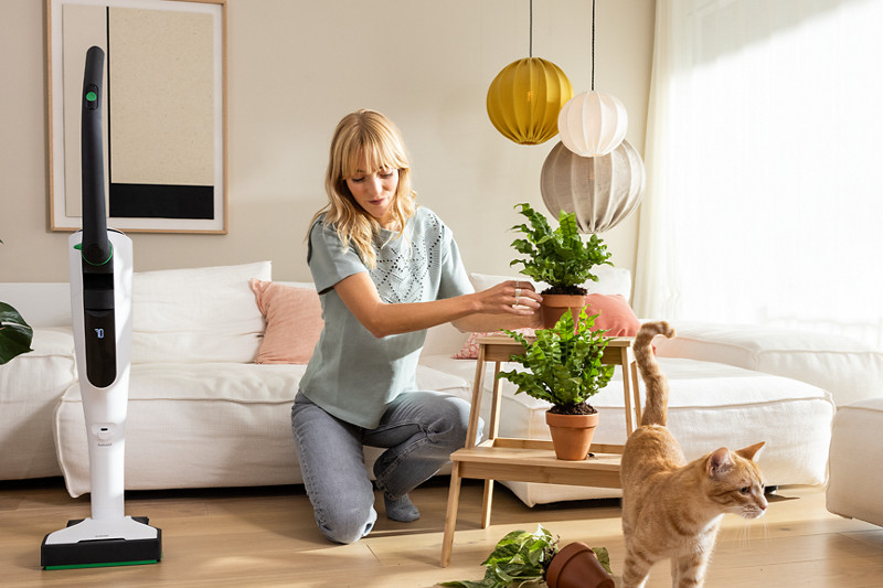 klaczki kot pies odkurzanie zmywanie podlogi odkurzacz pionowy kobold vk7