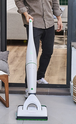 kobold blog vb100 spb100 man cleaning veranda