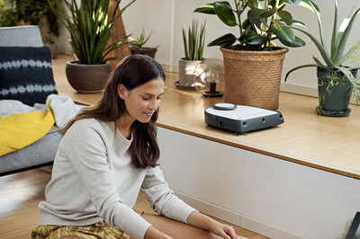 kobold blog vr300 cleaning room with woman
