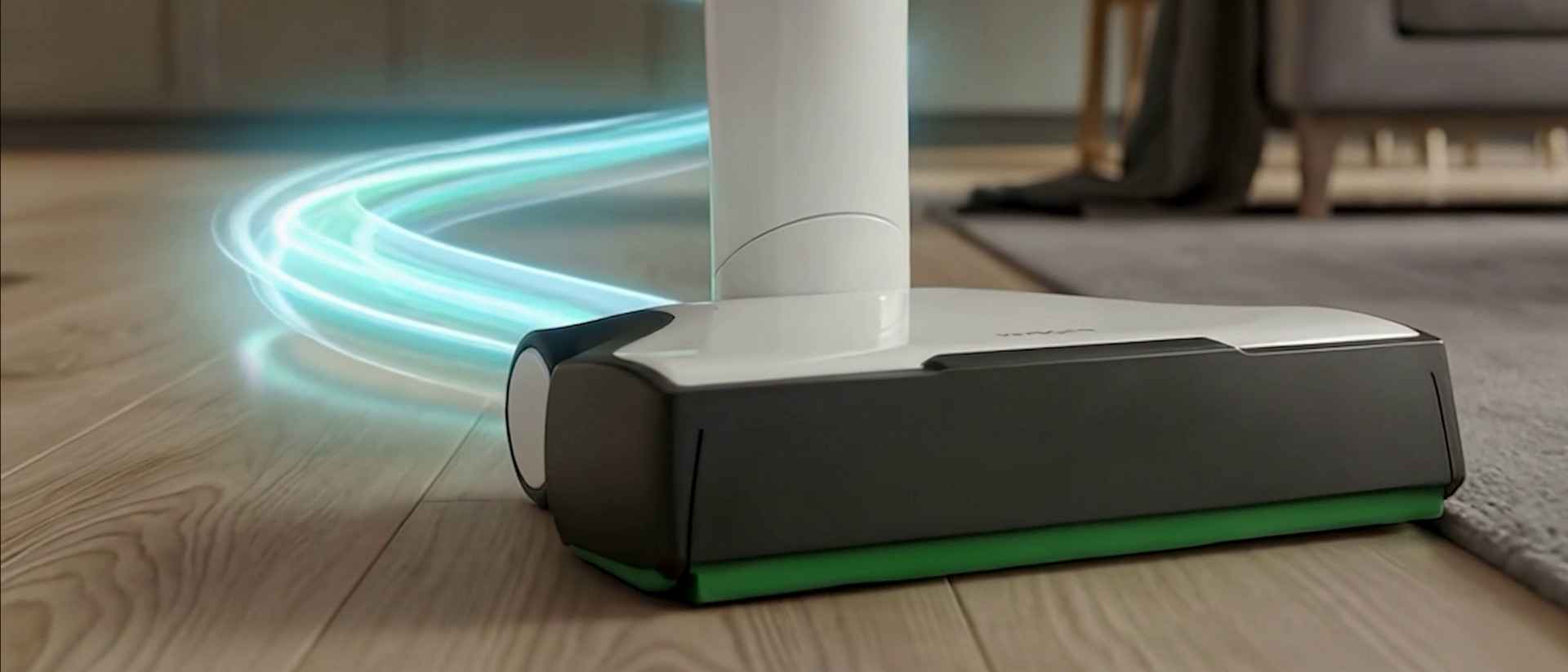 Kobold VK7 reinigt einen Holzboden mit grünem Lichteffekt, nahe einem Teppich und Sofa in einem modernen Wohnzimmer.
