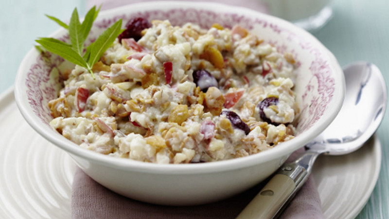 Selbstgemachtes Bircher Müsli