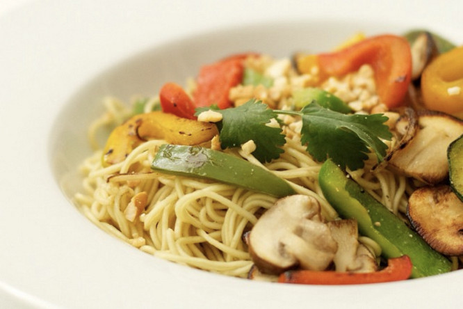 noodles con verduras y pollo en thermomix 1