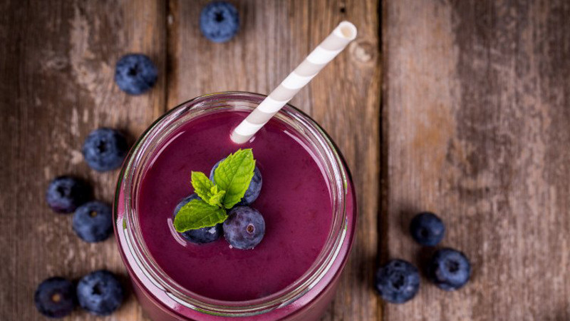 Gesunder Powerdrink mit Blaubeeren