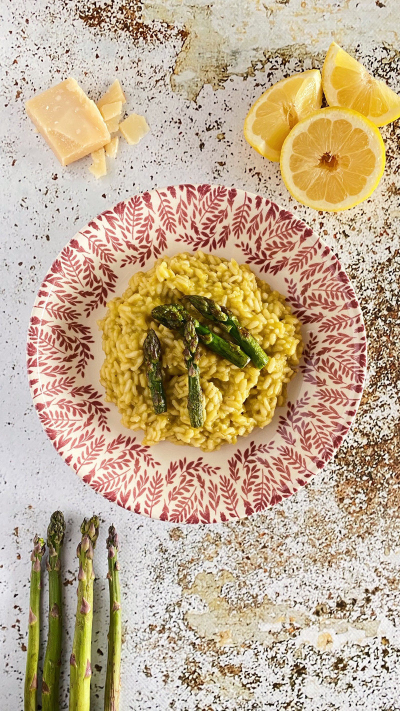 Risotto integral de puerros y espárragos