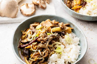 salteado cogumelos e legumes asiatico