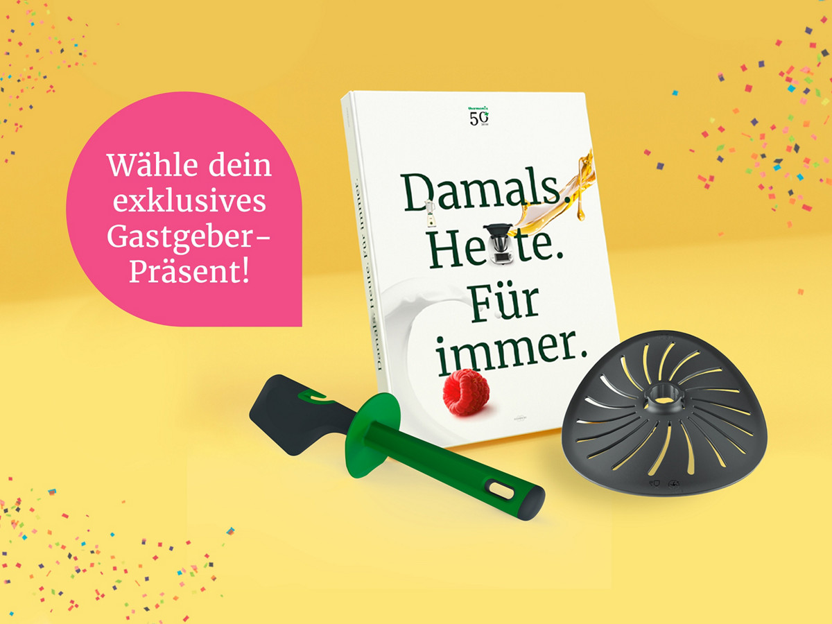 Thermomix® Gastgeber-Präsente: Thermomix® Spatel, Thermomix® Kochbuch "Damals. Heute. Für immer.", Thermomix® Messerabdeckung Welle 